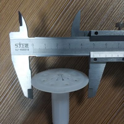 7.6 mm hoofddiameter Plastic isolatie bevestigingsstuk 50 mm voor ISO-standaard en efficiëntie